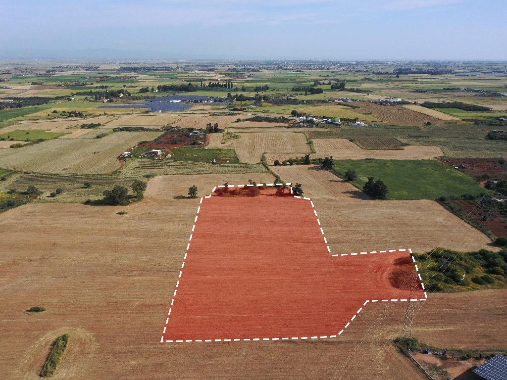 Field-Avgorou-PR13908
