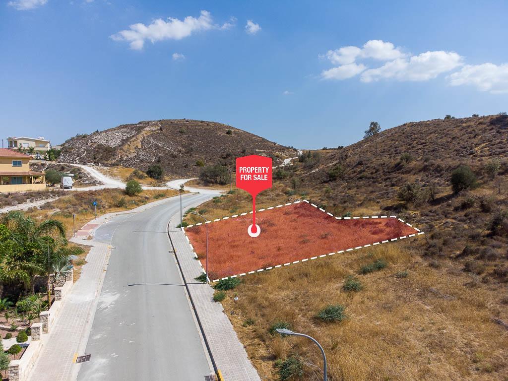 Plot - Dali, Nicosia