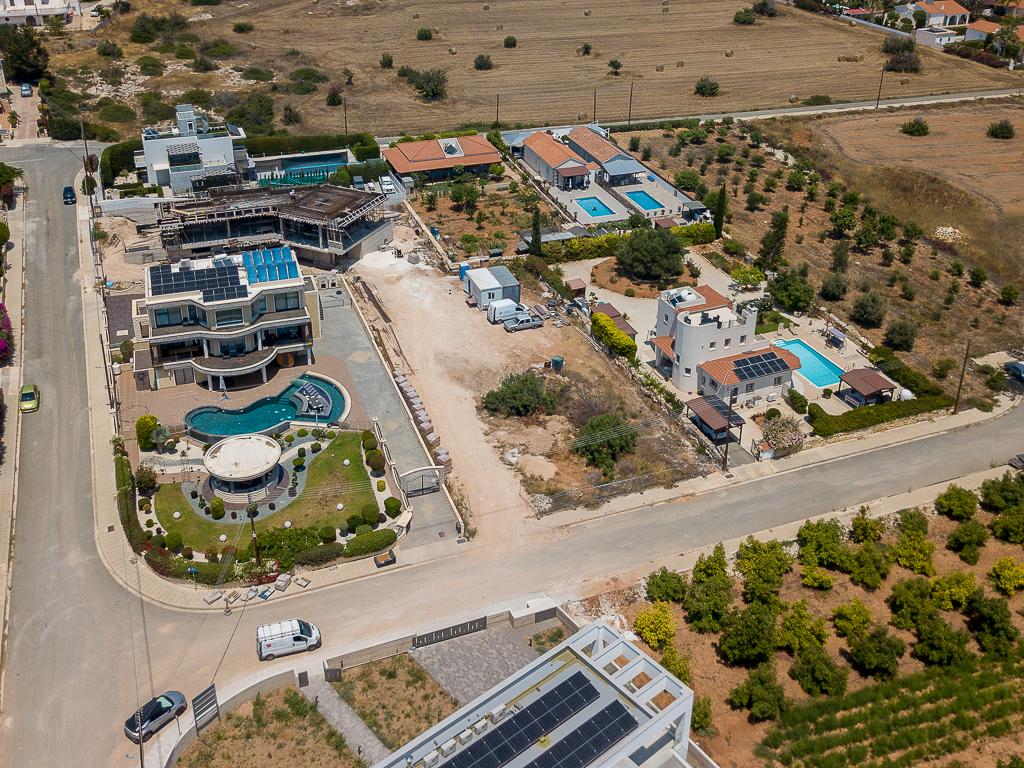 &Omicron;&iota;&kappa;ό&pi;&epsilon;&delta;&omicron; - &Pi;έ&gamma;&epsilon;&iota;&alpha;, &Pi;ά&phi;&omicron;&sigmaf;