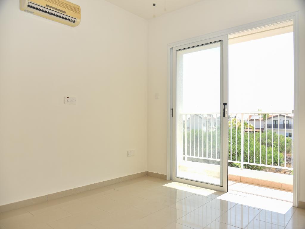 Flat-Paralimni-PR41631