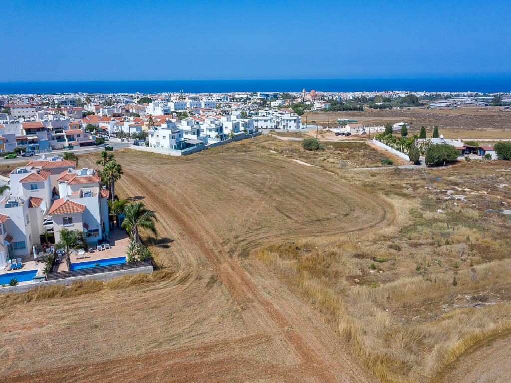 Field-Paralimni-PR35010
