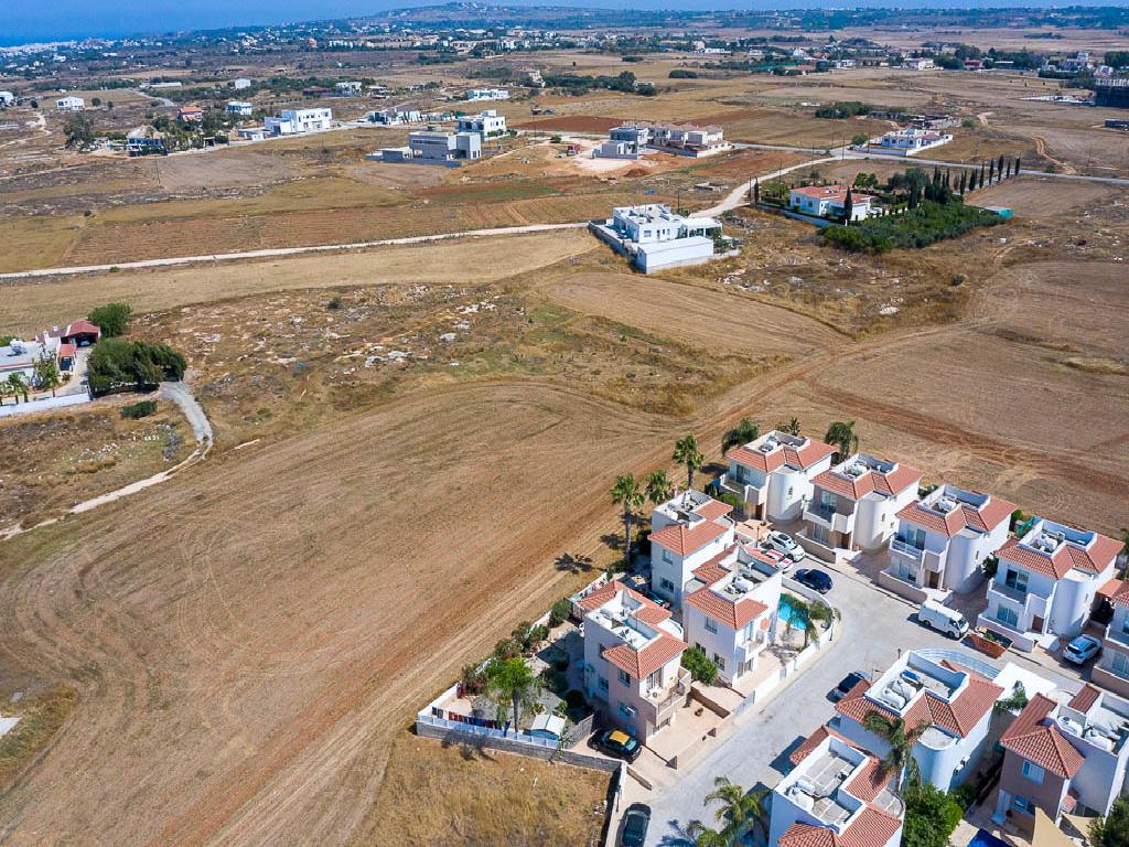 Field-Paralimni-PR35010