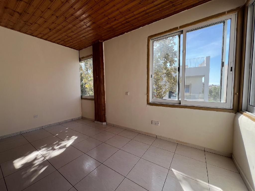 Semidetached house-Limassol Municipality-PR41108