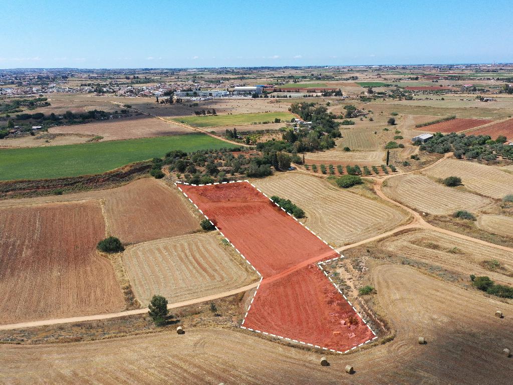 Field-Avgorou-PR13035
