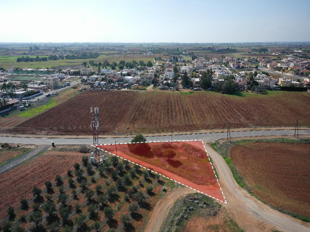 Field-Avgorou-PR39327