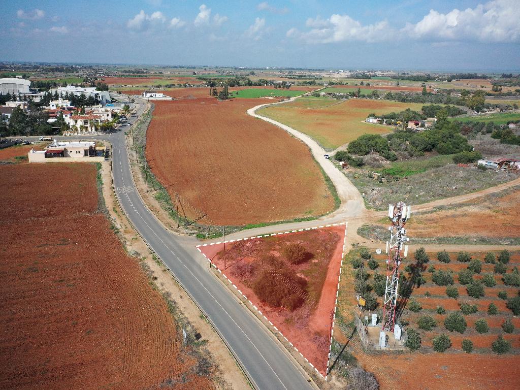 Field-Avgorou-PR39327