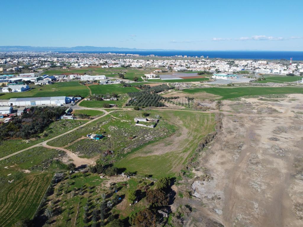 Field (Share) - Deryneia Municipality, Famagusta