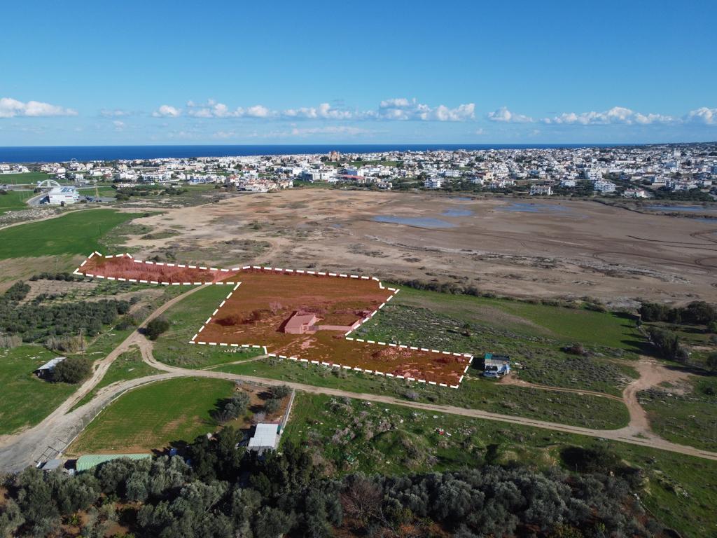 Field (Share) - Deryneia Municipality, Famagusta