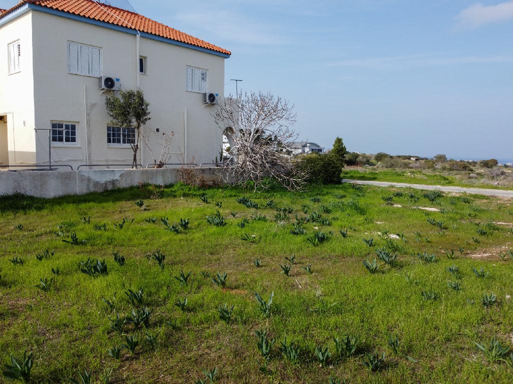 &Omicron;&iota;&kappa;ό&pi;&epsilon;&delta;&omicron; - &Pi;&alpha;&rho;&alpha;&lambda;ί&mu;&nu;&iota;, &Alpha;&mu;&mu;&omicron;&chi;ώ&sigma;&tau;&omicron;&upsilon;