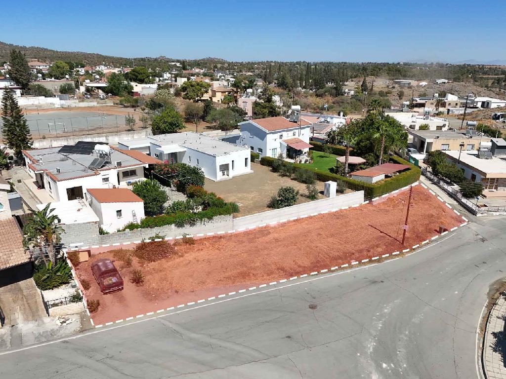 &Omicron;&iota;&kappa;ό&pi;&epsilon;&delta;&omicron; - &Lambda;&upsilon;&theta;&rho;&omicron;&delta;ό&nu;&tau;&alpha;&sigmaf;, &Lambda;&epsilon;&upsilon;&kappa;&omega;&sigma;ί&alpha;