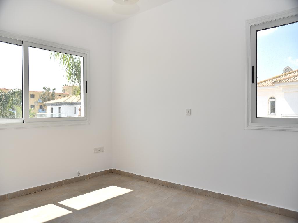 Detached house-Paralimni-PR42299
