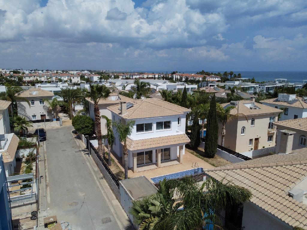 Detached house-Paralimni-PR42299
