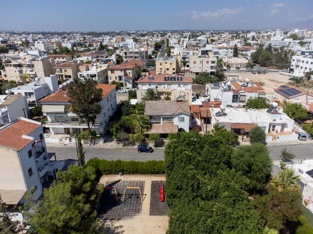 Detached house-Strovolos-PR38552