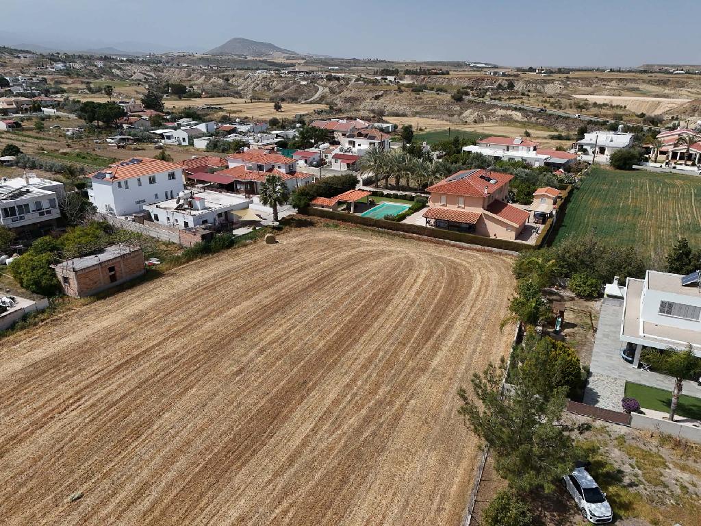 Field-Arediou-PR41837