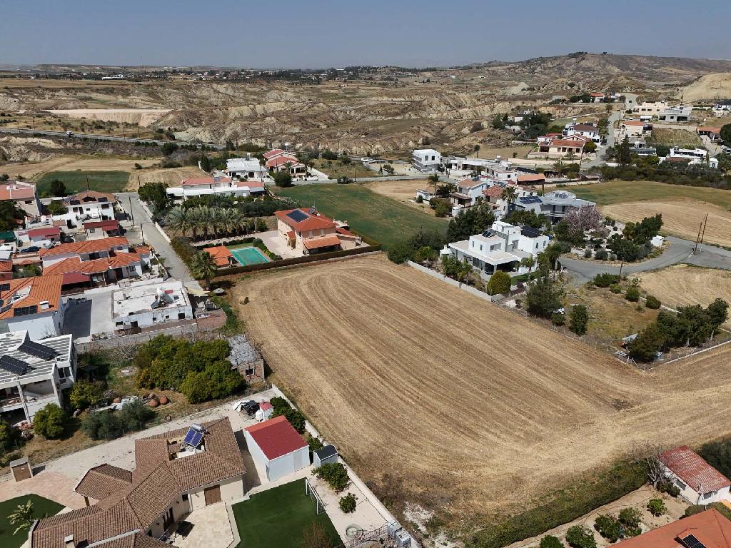 Field-Arediou-PR41837