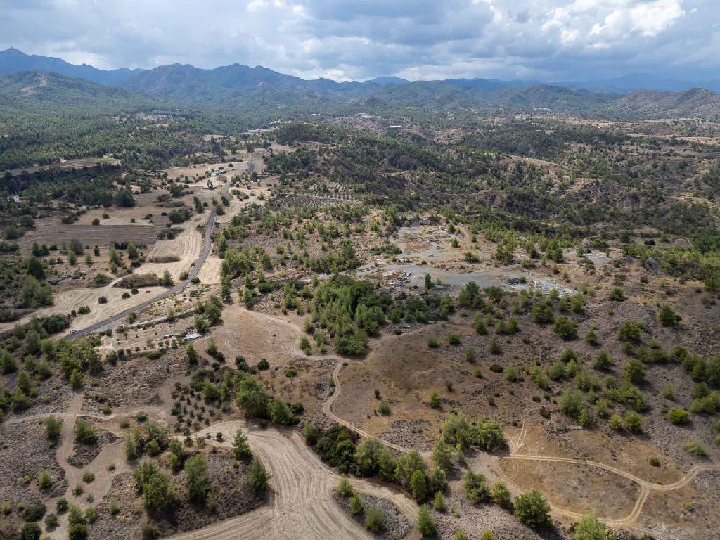 Field - Politiko, Nicosia