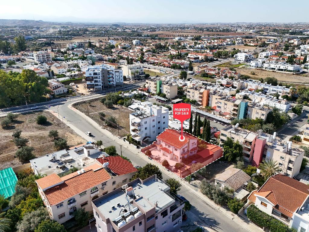 Detached house-Nicosia Municipality-PR14557