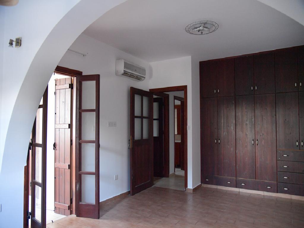 Detached house-Voroklini-PR39421