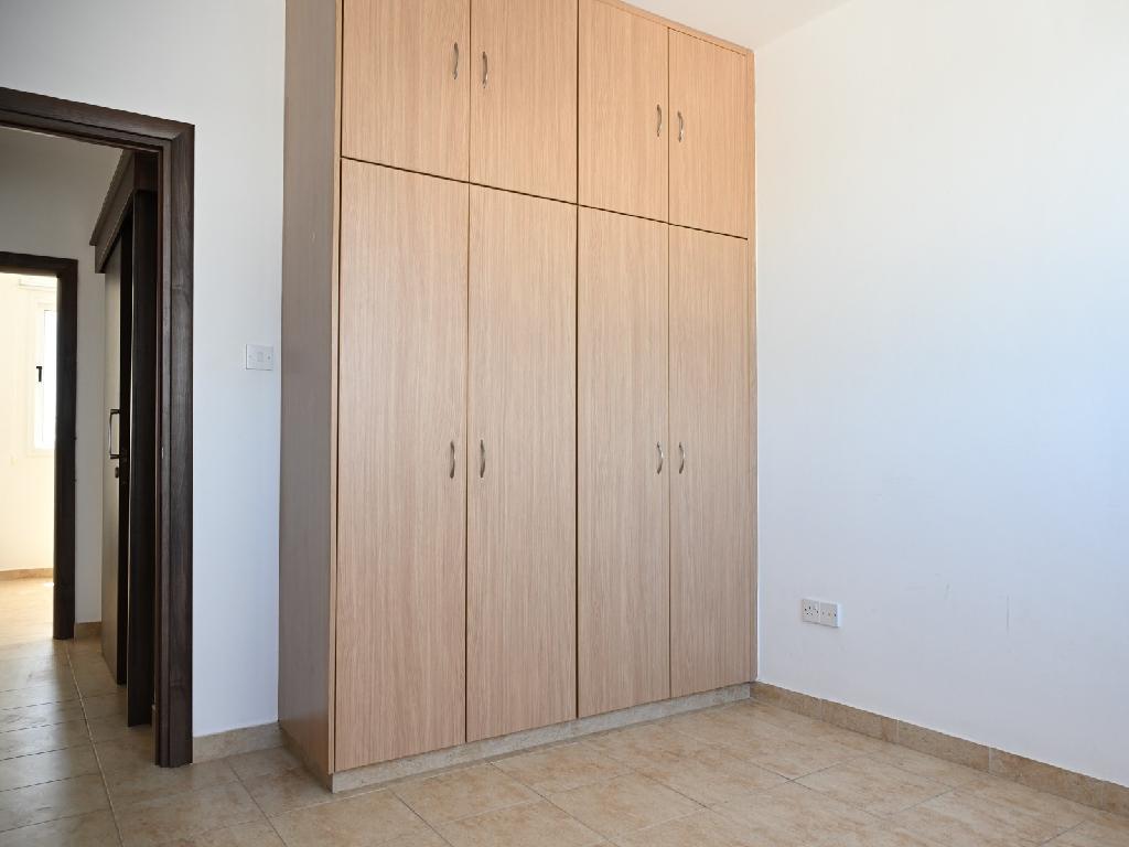 Flat-Paralimni-PR43116