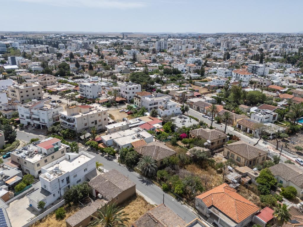 Detached house-Nicosia Municipality-PR44945