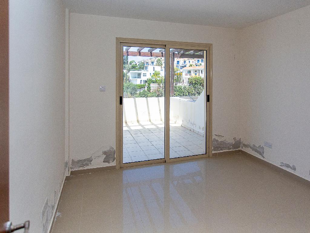 Flat-Pegeia-PR45817