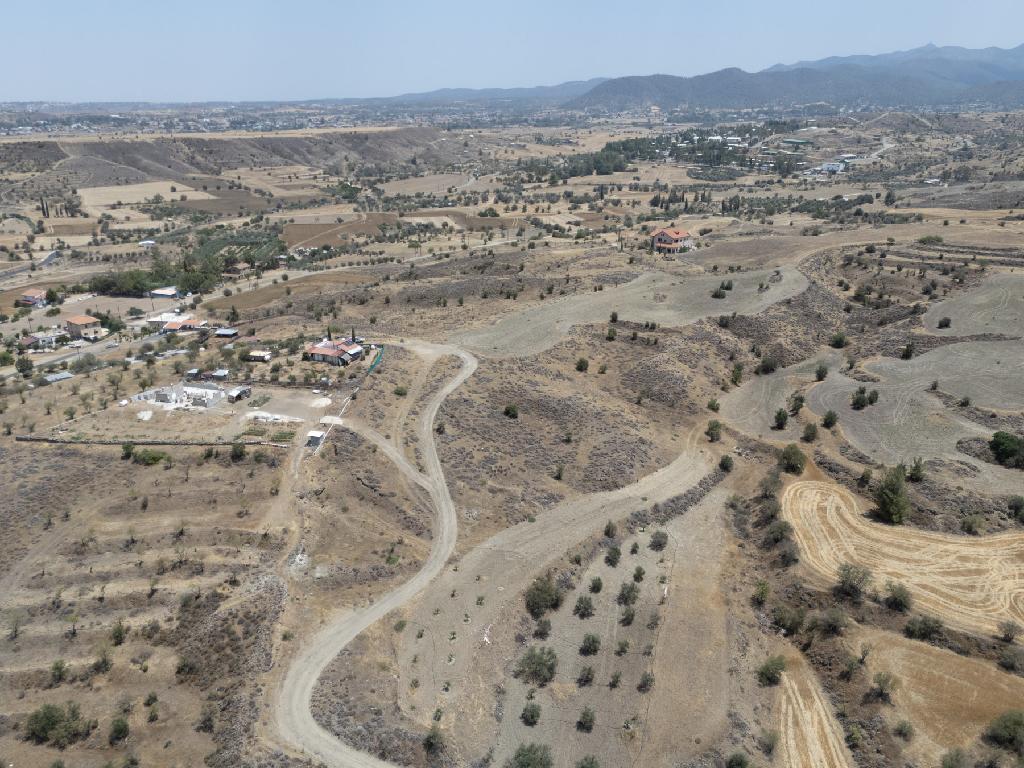 Field-Agrokipia-PR13975
