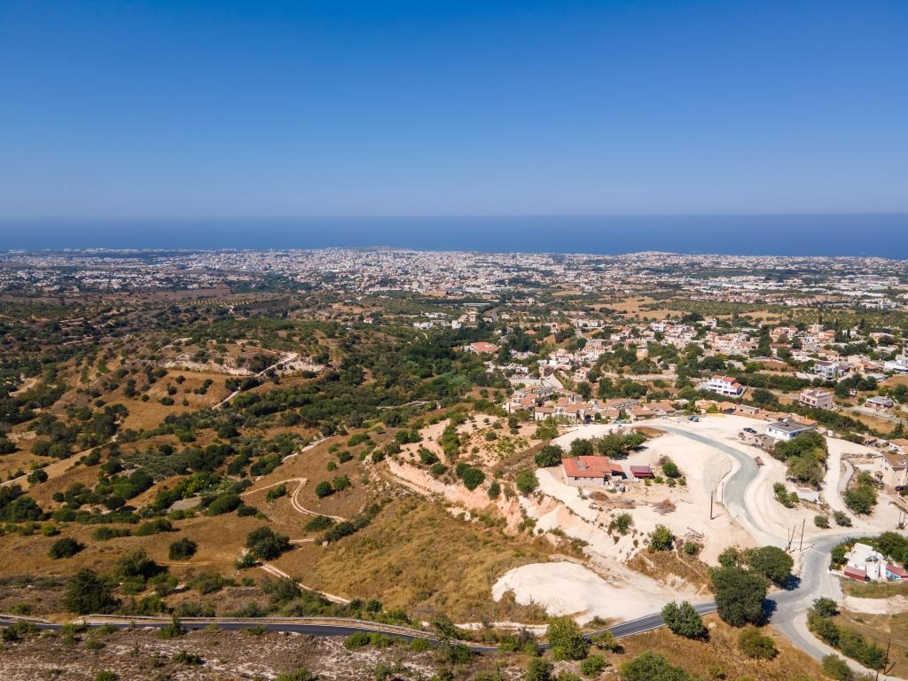 Field - Mesa Chorio, Paphos