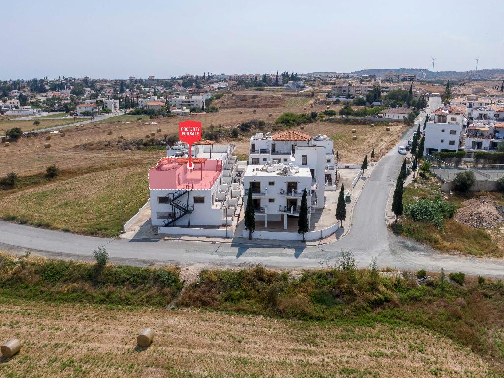 &Delta;&iota;&alpha;&mu;έ&rho;&iota;&sigma;&mu;&alpha; - Paramount Gardens - &Tau;&epsilon;&rho;&sigma;&epsilon;&phi;ά&nu;&omicron;&upsilon;, &Lambda;ά&rho;&nu;&alpha;&kappa;&alpha;