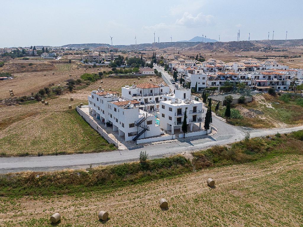 &Delta;&iota;&alpha;&mu;έ&rho;&iota;&sigma;&mu;&alpha; - Paramount Gardens - &Tau;&epsilon;&rho;&sigma;&epsilon;&phi;ά&nu;&omicron;&upsilon;, &Lambda;ά&rho;&nu;&alpha;&kappa;&alpha;