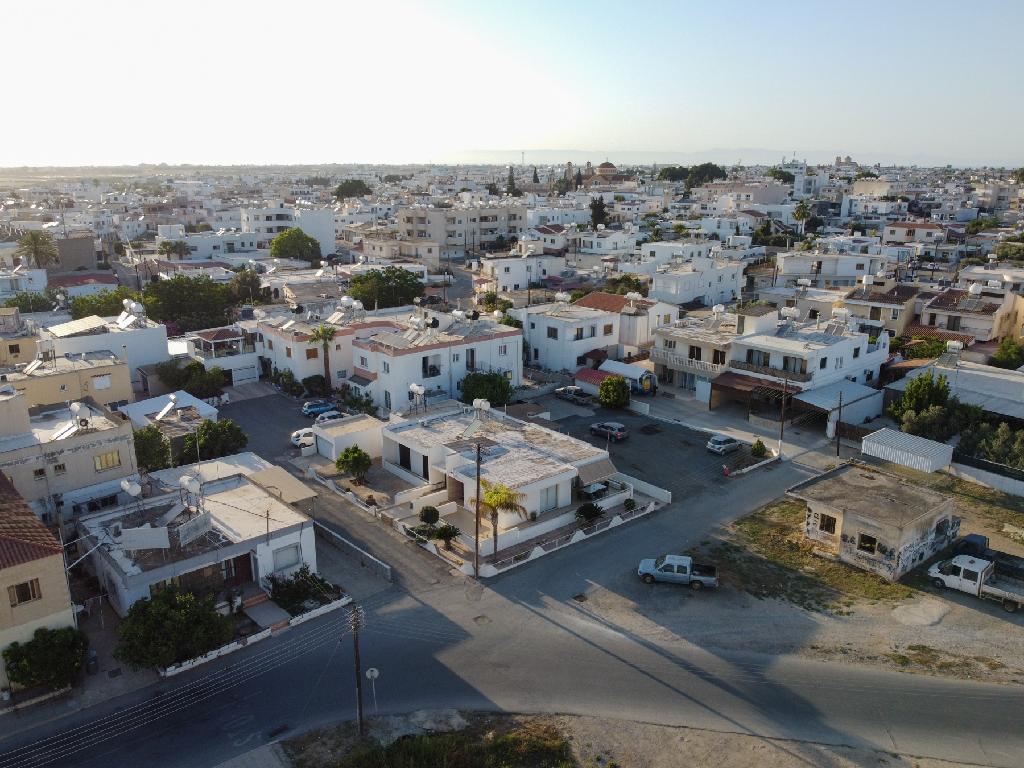 Field-Paralimni-PR42641