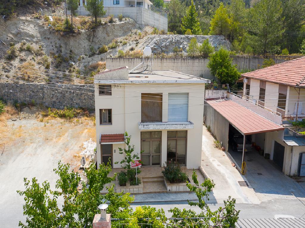 Mixed-use Building-Amiantos-PR12727