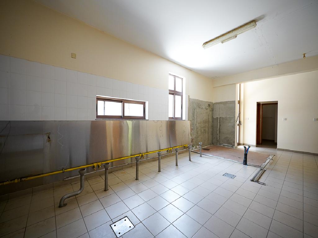 Mixed-use Building-Amiantos-PR12727