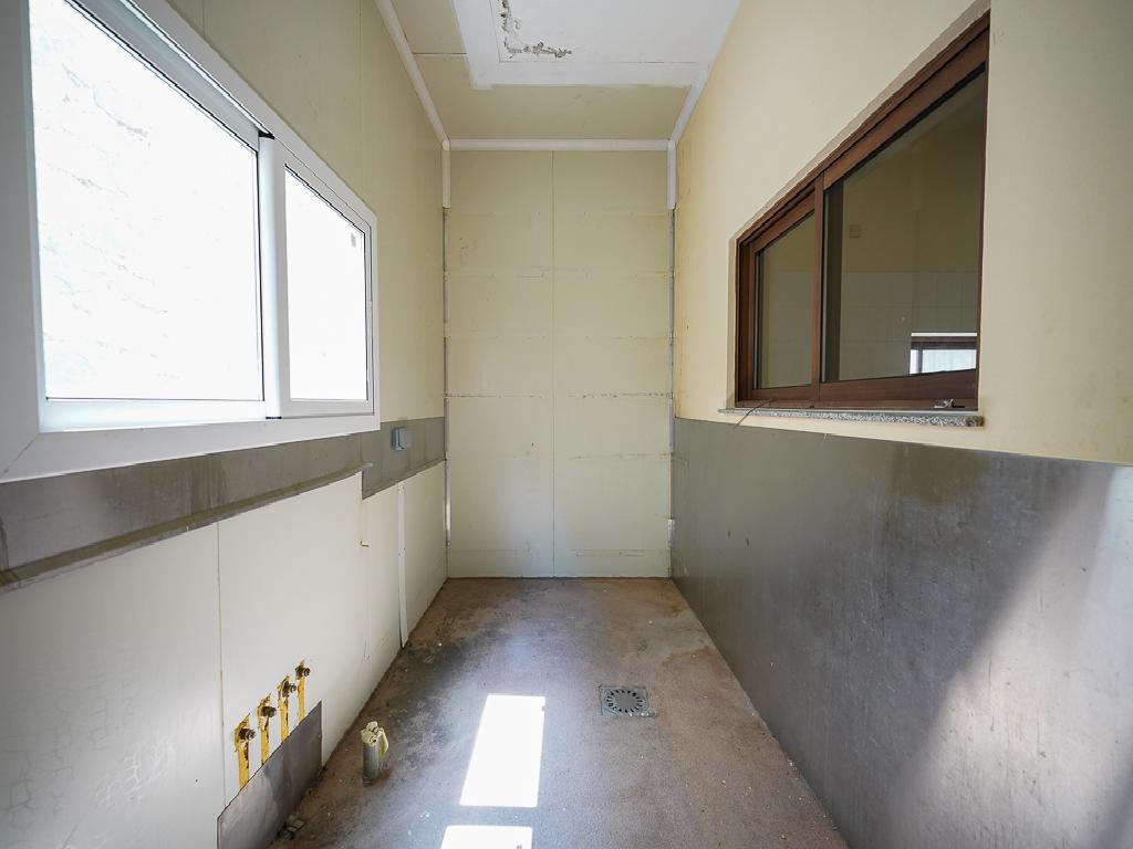 Mixed-use Building-Amiantos-PR12727