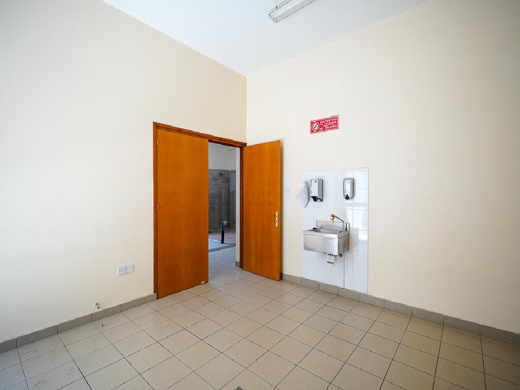 Mixed-use Building-Amiantos-PR12727