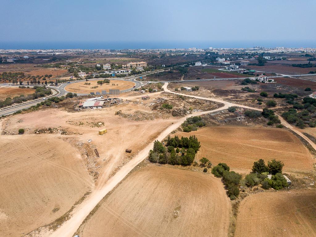 Field-Paralimni-PR42643