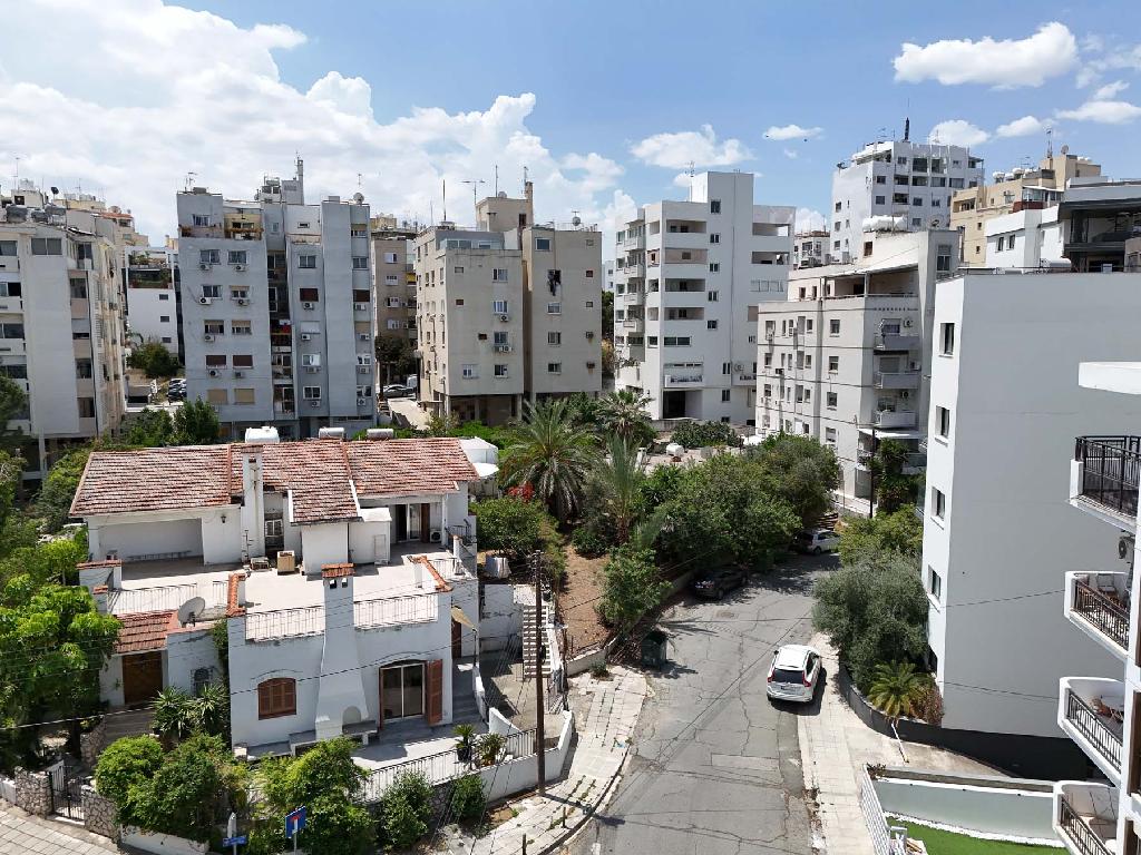 Plot (Share) - Agioi Omologites, Nicosia