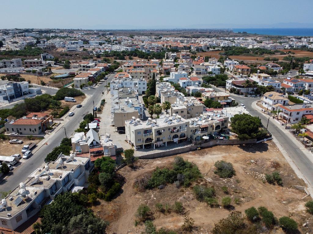 &Delta;&iota;&alpha;&mu;έ&rho;&iota;&sigma;&mu;&alpha; - &Pi;&alpha;&rho;&alpha;&lambda;ί&mu;&nu;&iota;, &Alpha;&mu;&mu;ό&chi;&omega;&sigma;&tau;&omicron;&sigmaf;