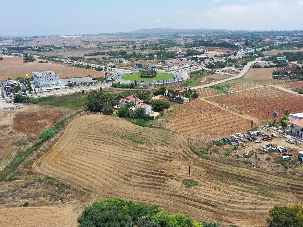 Field-Paralimni-PR12110