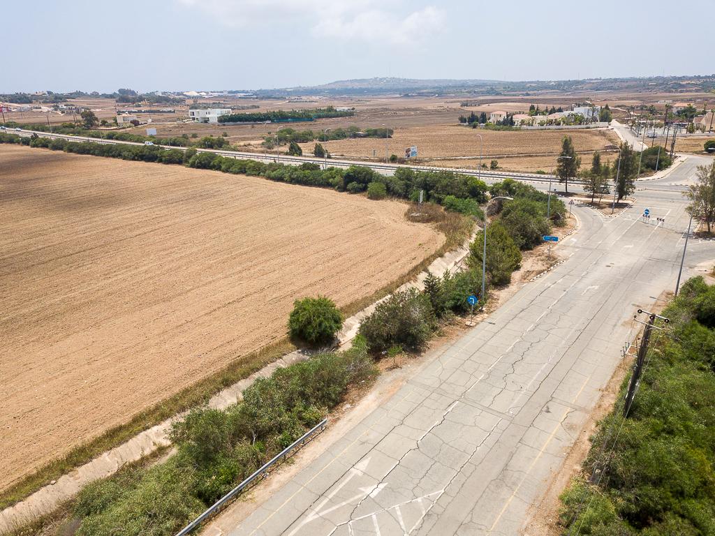 Field-Paralimni-PR42640