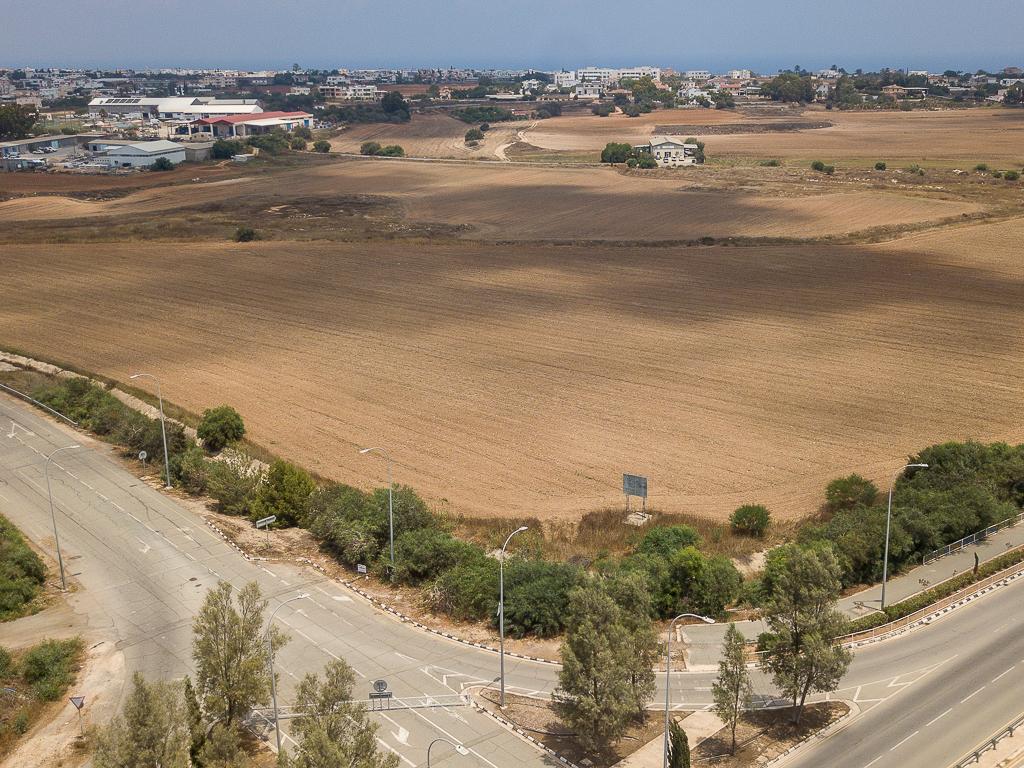 Field-Paralimni-PR42640