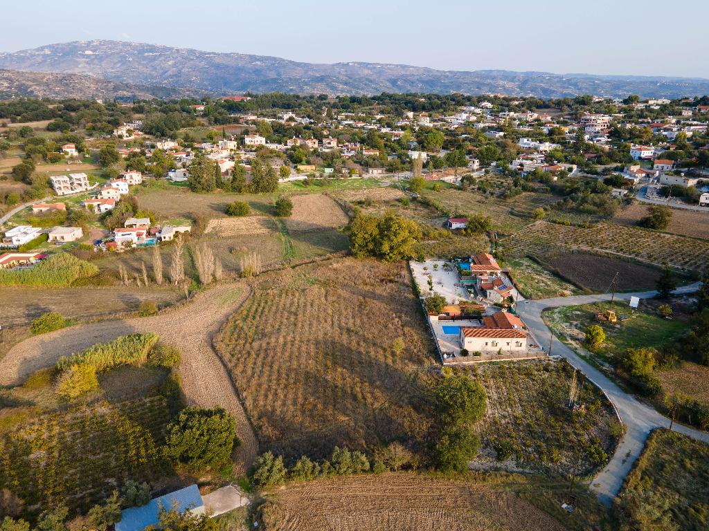 Field-Polemi-PR15286