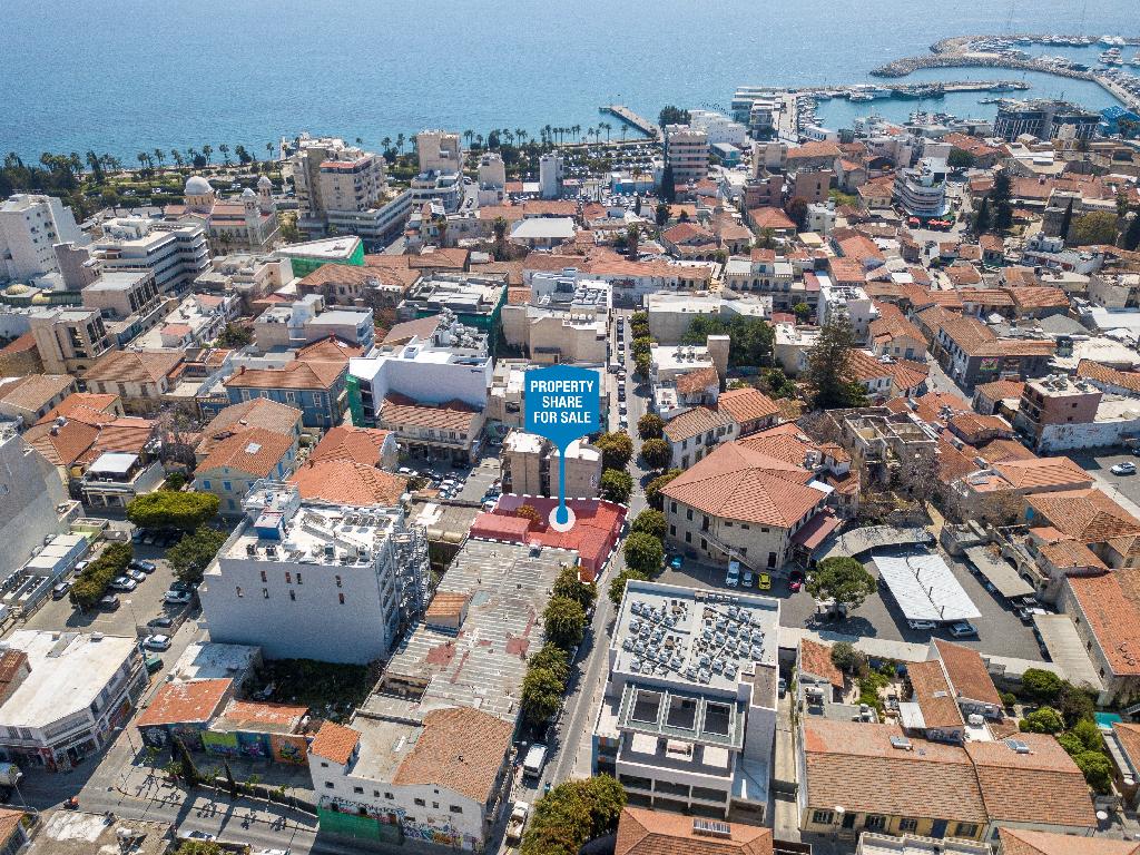 Mixed-use Building-Amiantos-PR12727