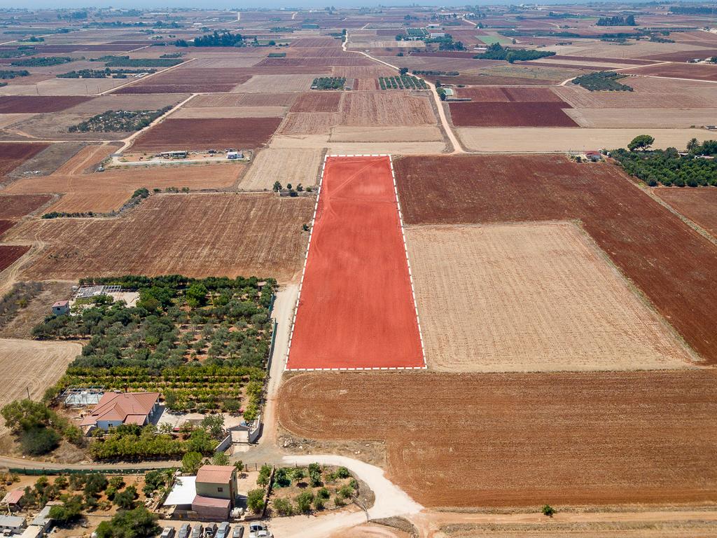 Field-Avgorou-PR40876