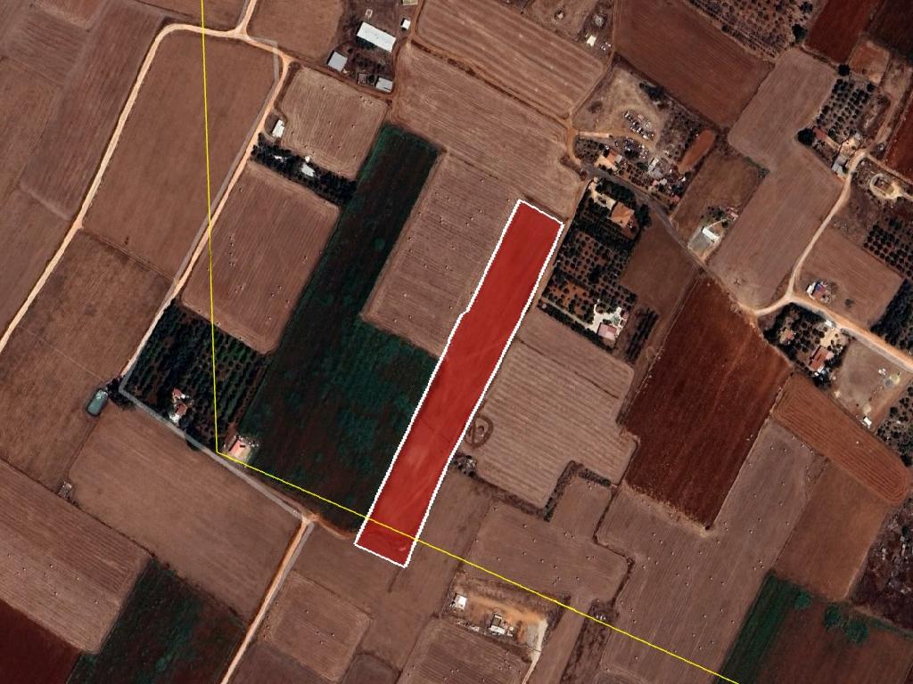 Field-Avgorou-PR40876