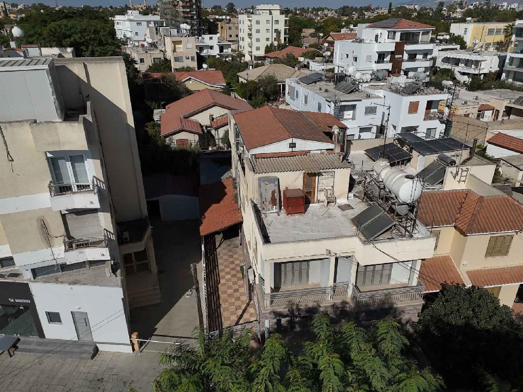 Detached house-Nicosia Municipality-PR43947