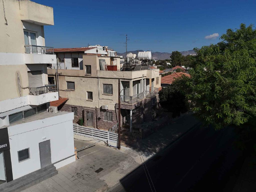 Detached house-Nicosia Municipality-PR43947