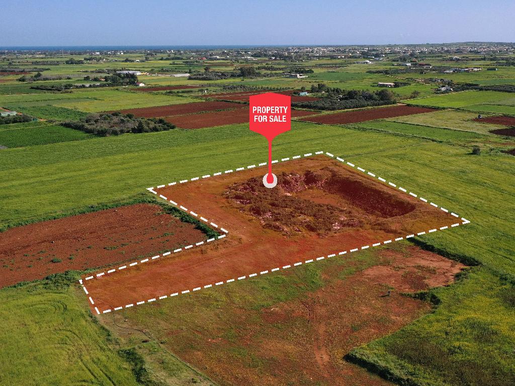 Field-Avgorou-PR13702