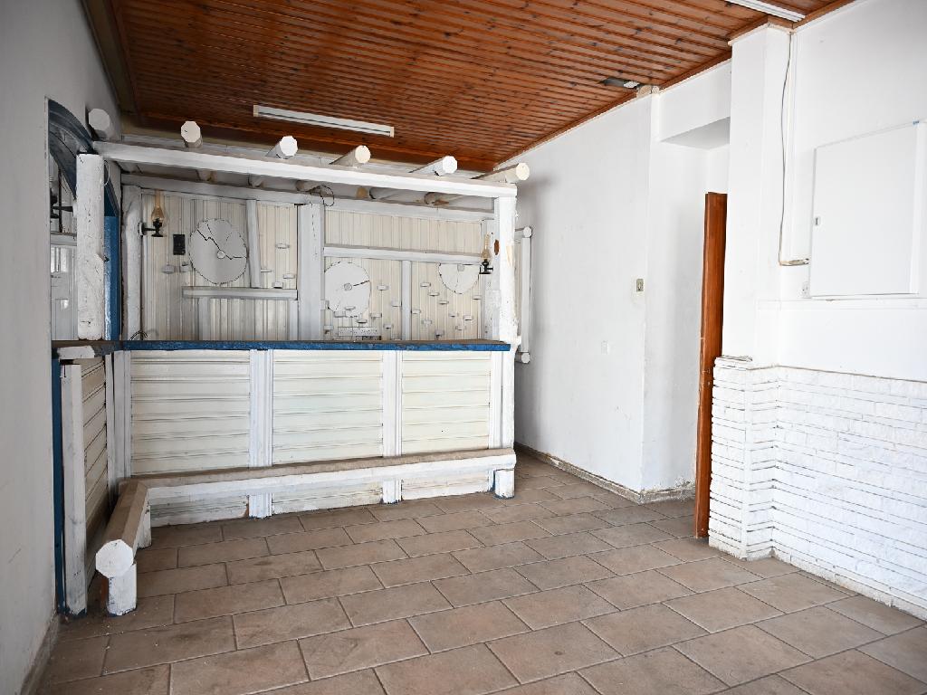 Κατάστημα και Διαμέρισμα - Παραλίμνι, Αμμόχωστος