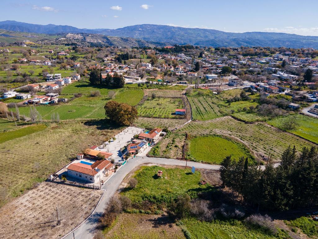 Field-Polemi-PR11756