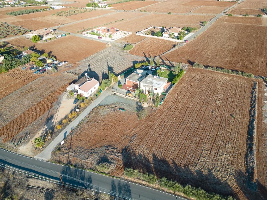 Field-Agios Ioannis-PR36607